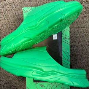 KIY Green Slide Sandals - RARE